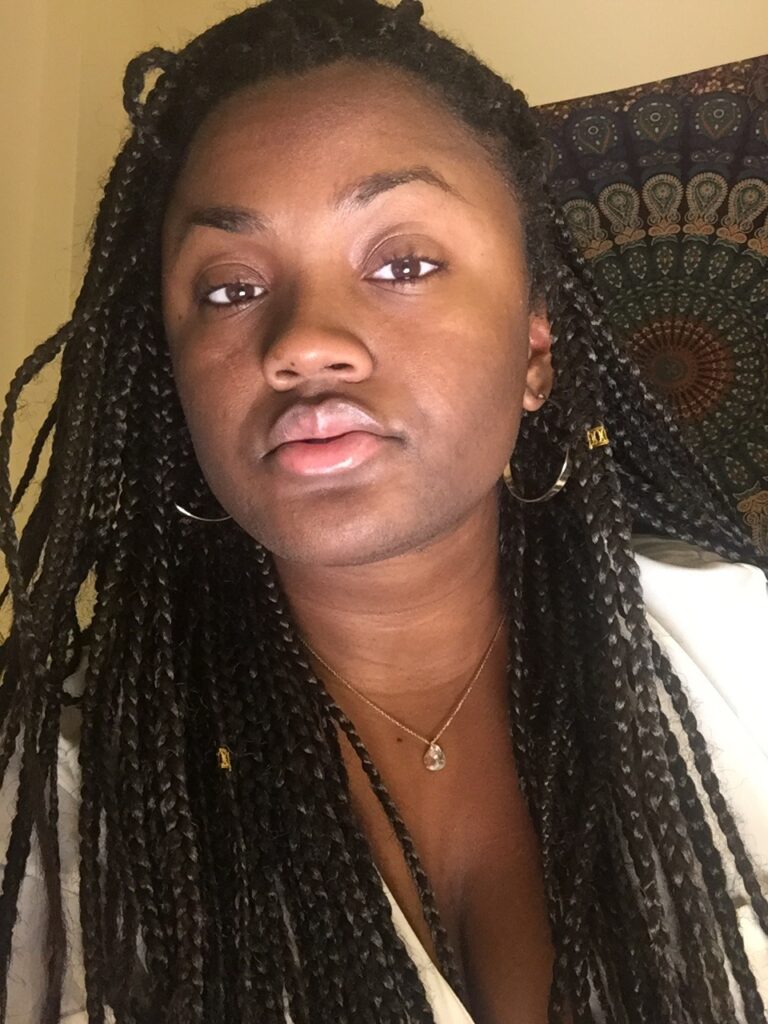 Lire la suite à propos de l’article Beauté black de luxe : Naomie, 26 ans, esthéticienne sensuelle et escort prestige au téléphone